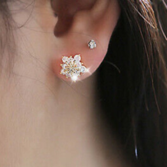 Jewelry - New 18k gold plated snowflake stud earrings